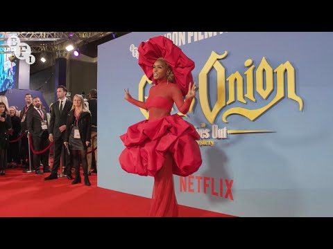 Daniel Craig and Janelle Monáe hit the Glass Onion: A Knives Out Mystery red carpet | BFI LFF 2022 thumbnail