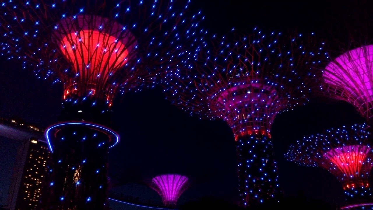 Supertrees Light Show at Gardens by the Bay: All That Jazz