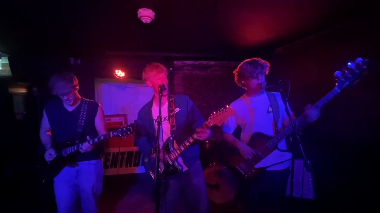 Idol by Entropy live in London