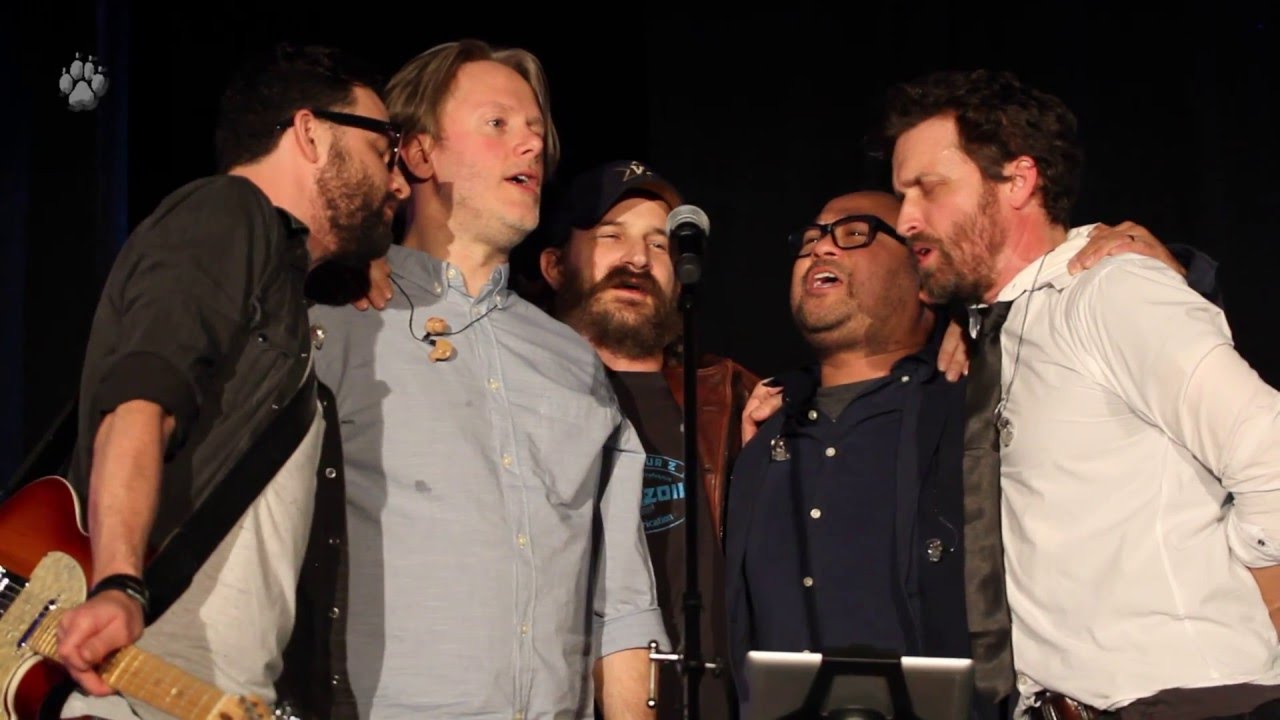 VegasCon16 - Richard & Louden Swain  singing "Seven Bridges Road"