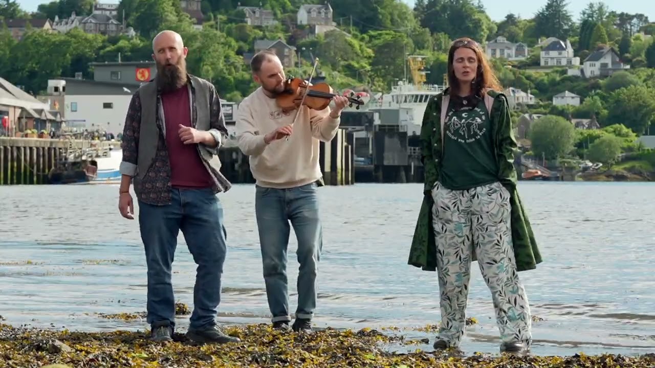 Roll the Old Chariot Live at Oban Harbour