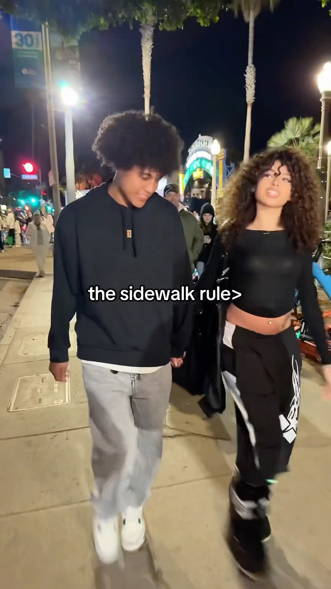 when he knows the sidewalk rule.. #shorts #skyyjade ​⁠@v7ena