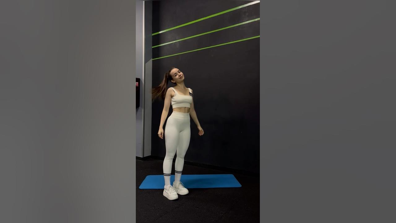 УПРАЖНЕНИЕ ДЛЯ КРАСИВОЙ И СПИНЫ И РОВНОЙ ОСАНКИ🔥 - YouTube