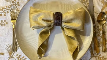 Christmas Bow Napkin Fold