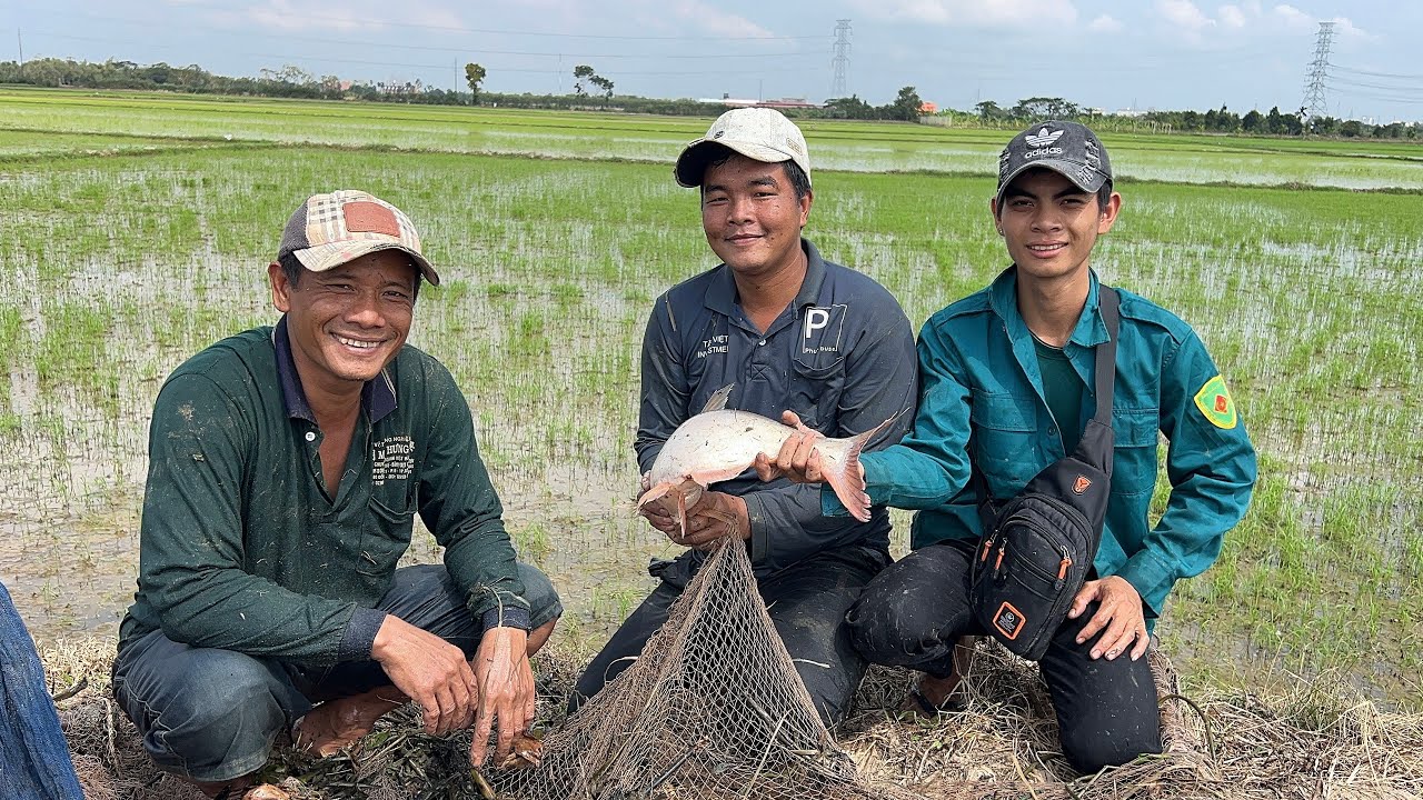 Bữa nay thứ bảy tem đi kéo lưới cá quá trời luôn