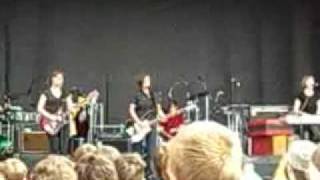 Electrelane - Bells, live at Sasquatch 2007