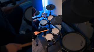R@pe Me by Nirvana 🎶 ft Dave Grohl’s 1991 Club Trees triplet fill 🔥