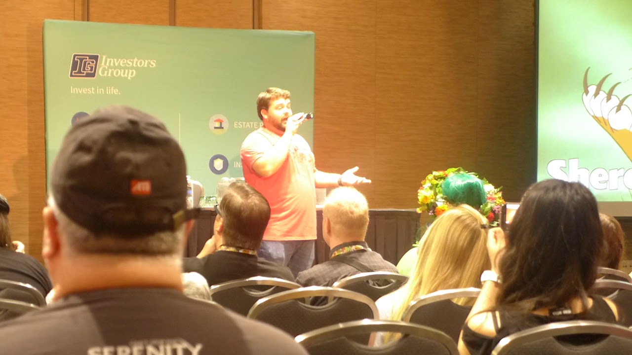 Brian Hull sings 