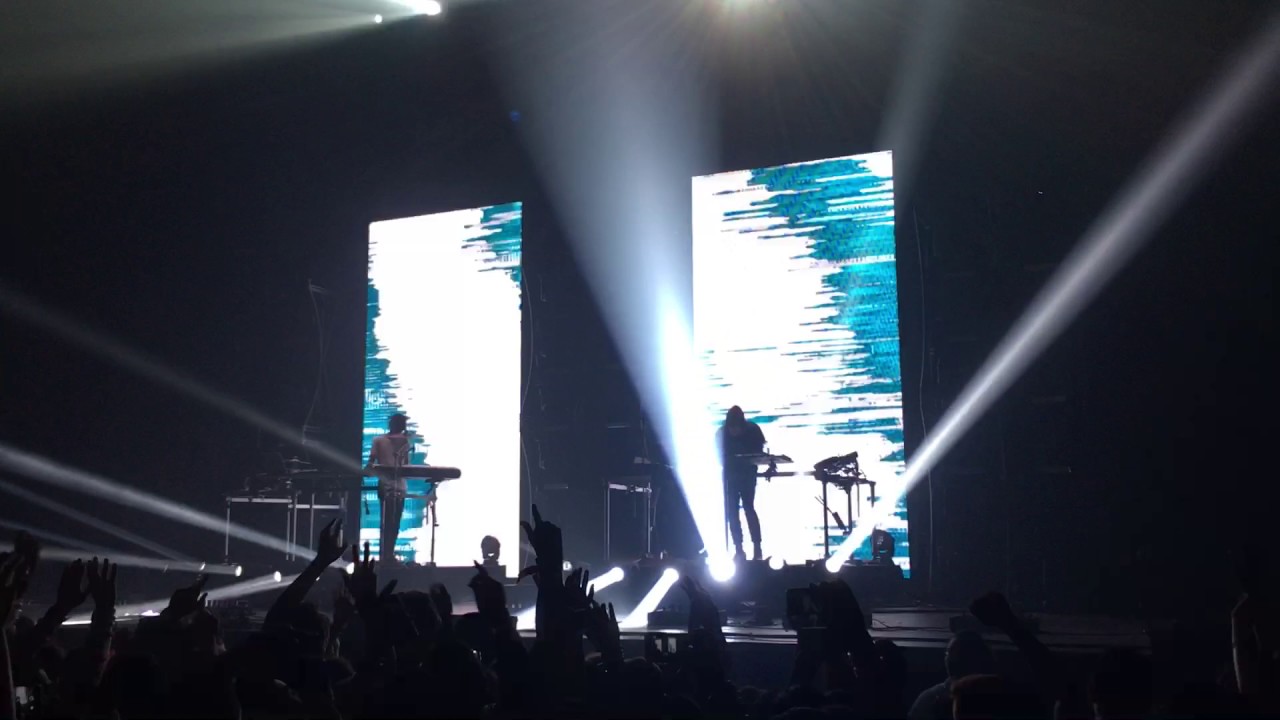 Porteon Shelter LIVE Tour 2016: Madeon - Beings (Porter Robinson Remix w/ LIVE Vocals)