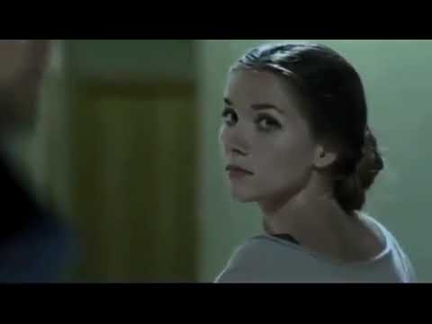 جندي يدافع عن حبيبته السابقه 