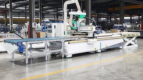 EA48-1328 automatic tool change cnc router machine with automatic loading and unloading platforms.