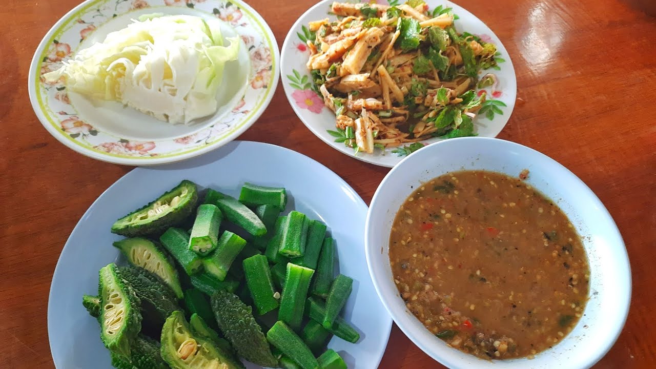 ซุปหน่อไม้ น้ำพริกปลาร้าปลาทู กระเจี๊ยบมะระขี้นก