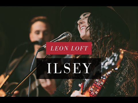 Ilsey Performs Live
