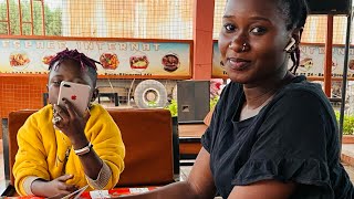 Yougo , Mati et Kady au Restaurant