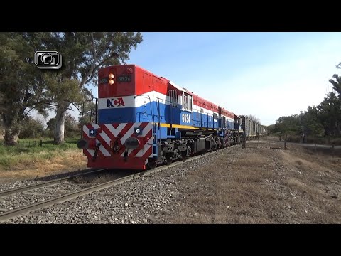 Tren de tolvas graneras de NCA pasando por Ramón J. Cárcano y Ballesteros
