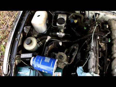 Video: Missä on 2006 Ford Rangerin polttoainesuodatin?