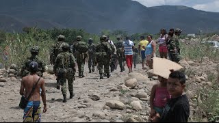 Ejército de Colombia defiende a deportados de tropas venezolanas | El Tiempo