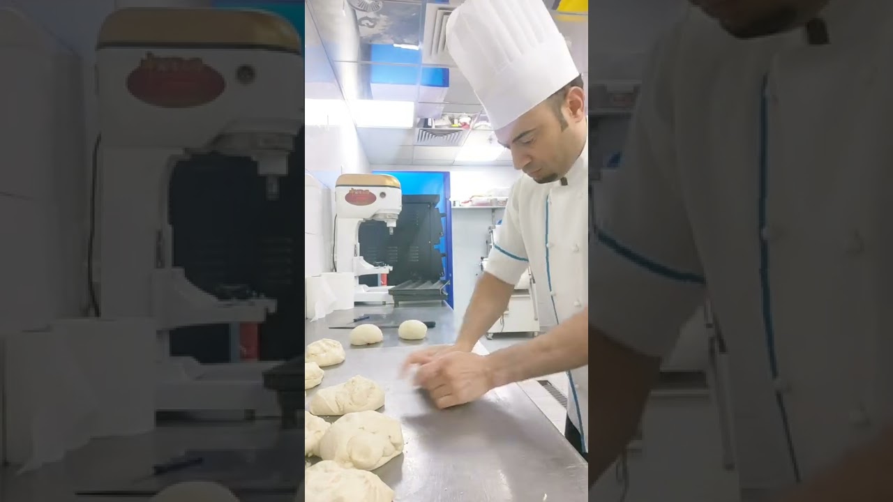 احلي واسهل طريقه عمل الخبز الباكت او الفرنساوي مع حسام ابوزيد