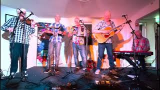 Download lagu Drink the Worts and Spill the Beer/ The Favourite Dram