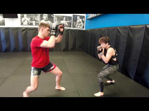 Techniques at the Den - Superman off the Cage (MMA)