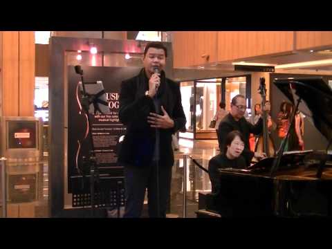 somewhere-over-the-rainbow-(judy-garland)-by-hazrul-nizam-@-paragon-music-en-vogue-25-jun-12