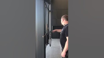 Seattle Manual Pivot Wall