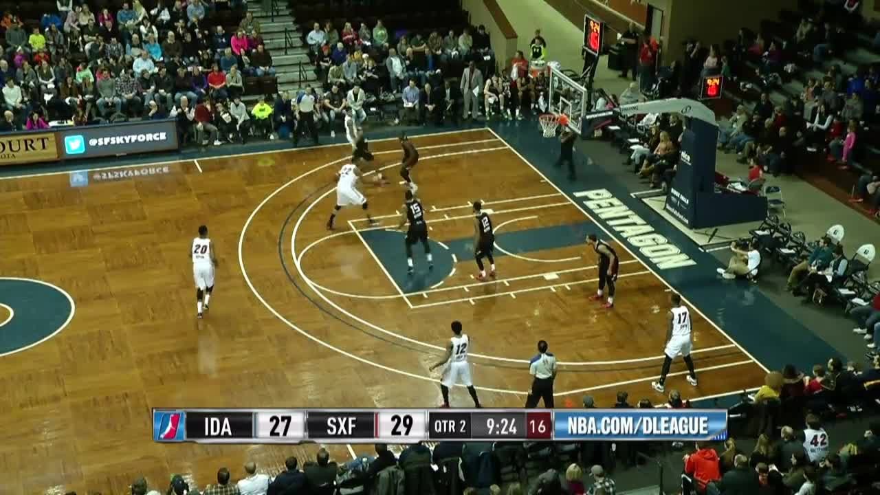 Shawn Jones posts 23 points & 11 rebounds vs. the Stampede YouTube