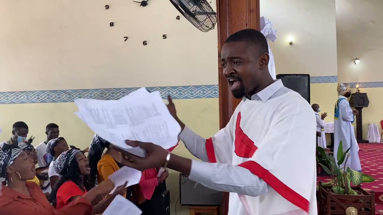 POT POURRI - CHANTS CATHOLIQUES EN TSHILUBA ( ALLELUIA WE, MEME NA KWIMBE, DJULU NE UNZULUKE... )