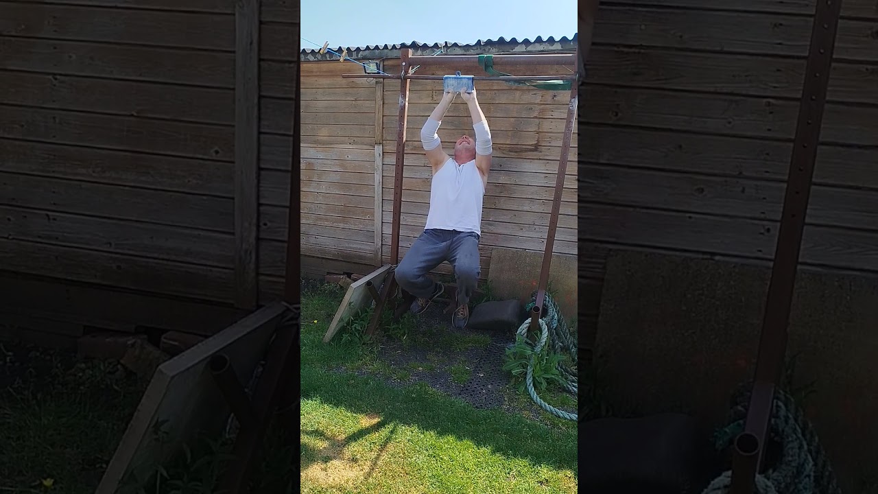 David Horne 20sec pinch hang on Silarukov 50mm pinch block