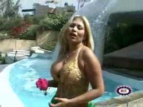 Ex vedette Jackie Castañeda cantando – No es facil perdonar