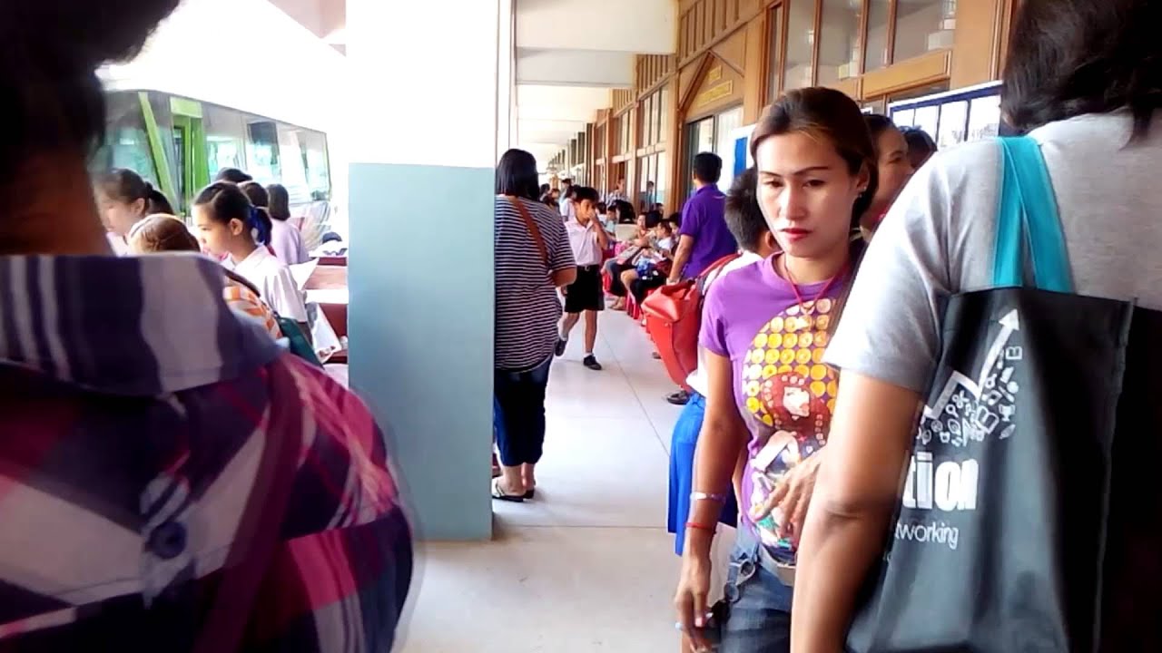 บรรยากาศการรายงานตัวนักเรียนชั้น ม.1โรงเรียน  น.ม.ร.ส.ก.ป.