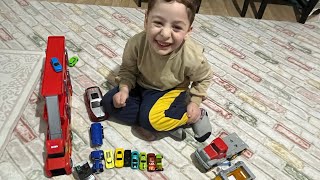 Talha tır la arabaları kaydırıyor , vinç buldozer kepçe polis arabası itfaiye ambulans #reklam değil