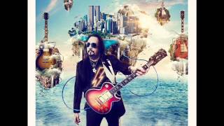 Watch Ace Frehley Bring It On Home video