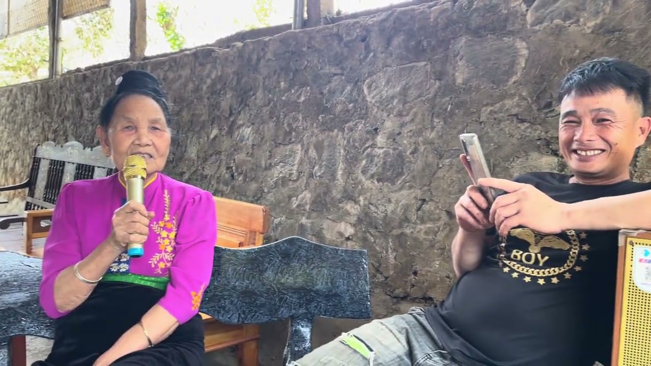 Vì thị Ương hát thái về lịch sử Bản Tả-xã chiềng hoa