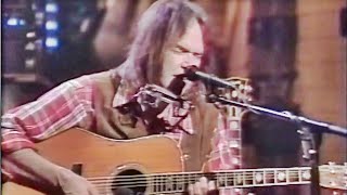 Video thumbnail of "Neil Young - Harvest Moon - live tv"