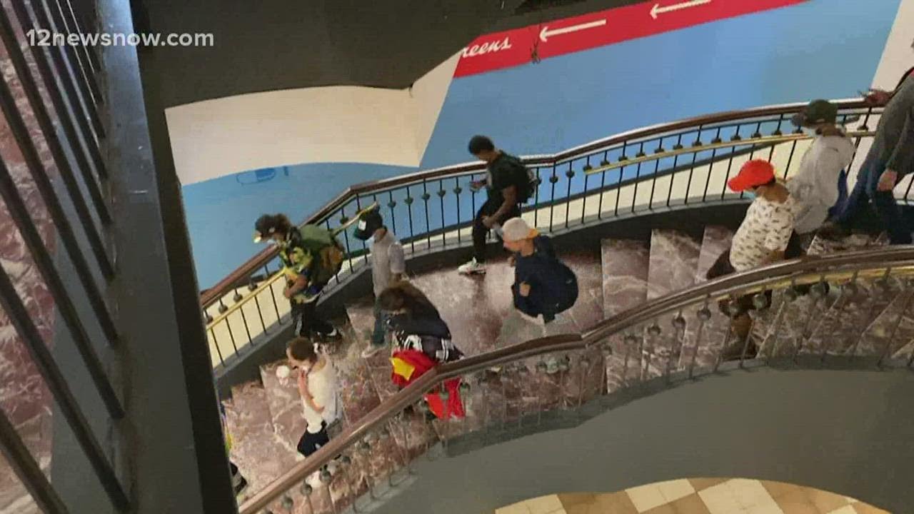 2nd bus carrying migrants arrives in Washington D.C. from Texas