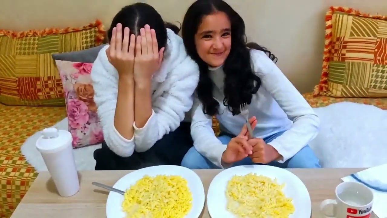 قضينا يوم كامل باللون الأبيض  فالأخير لينا مرضات 🤧 بسبب الأكل