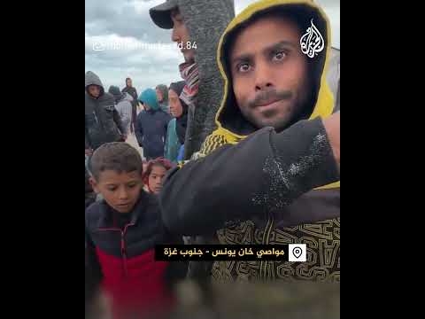 استغاثة نازح فلسطيني غرقت خيمته بمياه البحر