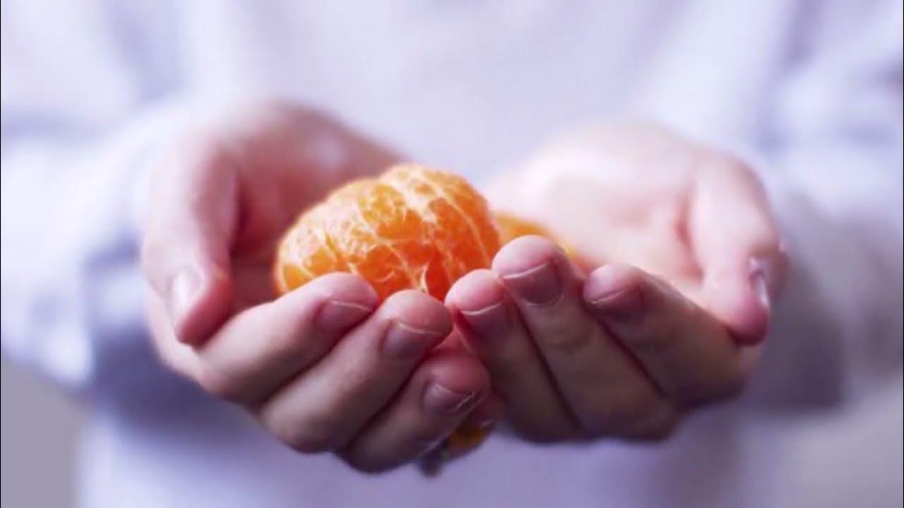 в ожидании снежинок,мандаринок и. мандарины новый год ангел. стихотворение мандарины а там на небе тоже. а там на небе тоже новый год стихи. стих а там на небе тоже суета.