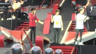 Full One Direction WWAT Paris 2014 - Through the Dark News