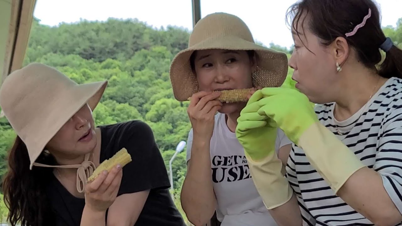 Что вы едите на десерт во время обеда из жареной свинины в доме моей дочери в горах?