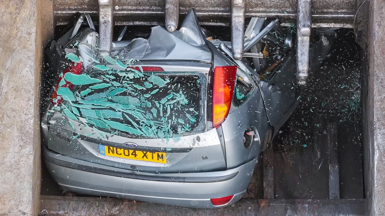🔥 INSANE Car Shredding – Cars Crushed, Crunched & DESTROYED at Liverpool Scrap Yard! 💥♻️