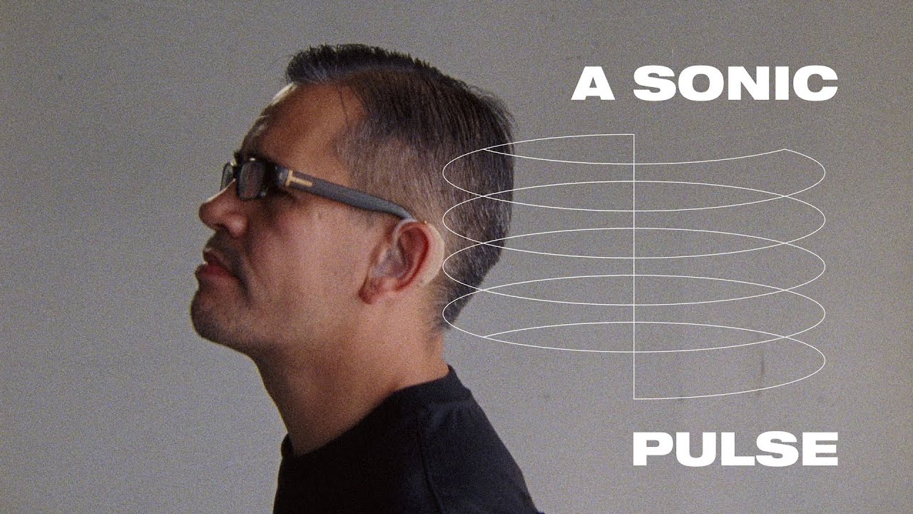 A Sonic Pulse: The deaf experience of electronic music | Resident Advisor adlı videoyu YouTube'da izle A Sonic Pulse: The deaf experience of electronic music | Resident Advisor adlı videoyu YouTube'da izle