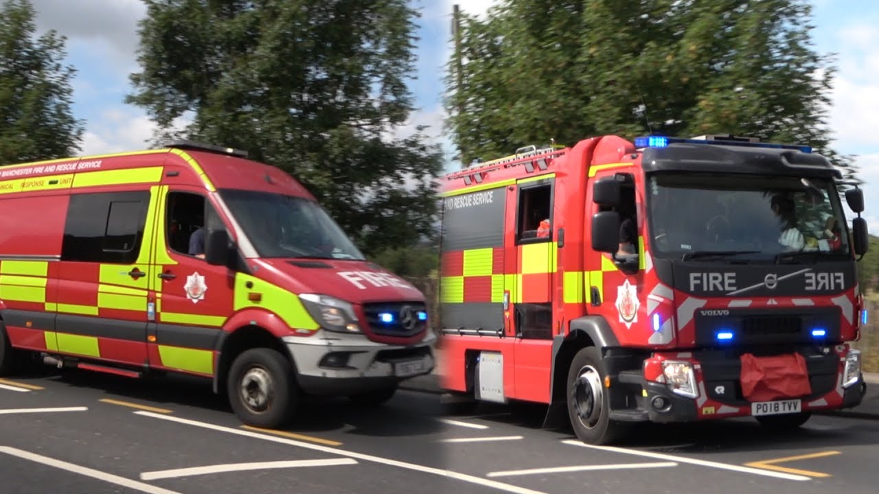 *WRONG SIDE OF ROAD* Leigh's Technical Response Unit Responding - Greater Manchester Fire & Rescue