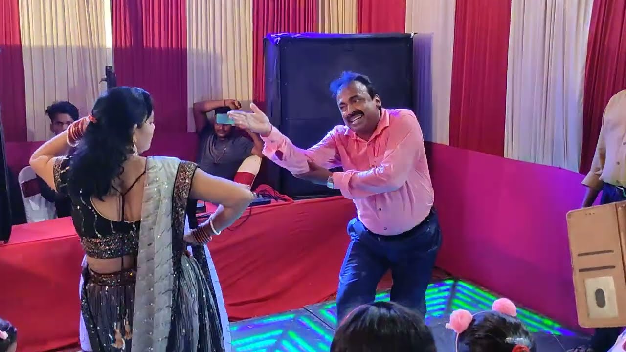 Jhoot Bole Kauva Kate dance at wedding | Dance at wedding | Sangeet ceremony dance performance