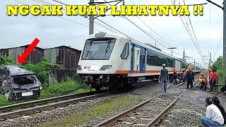 The airport train, an Avanza, was hit and wrecked at the Alastua Semanan crossing.