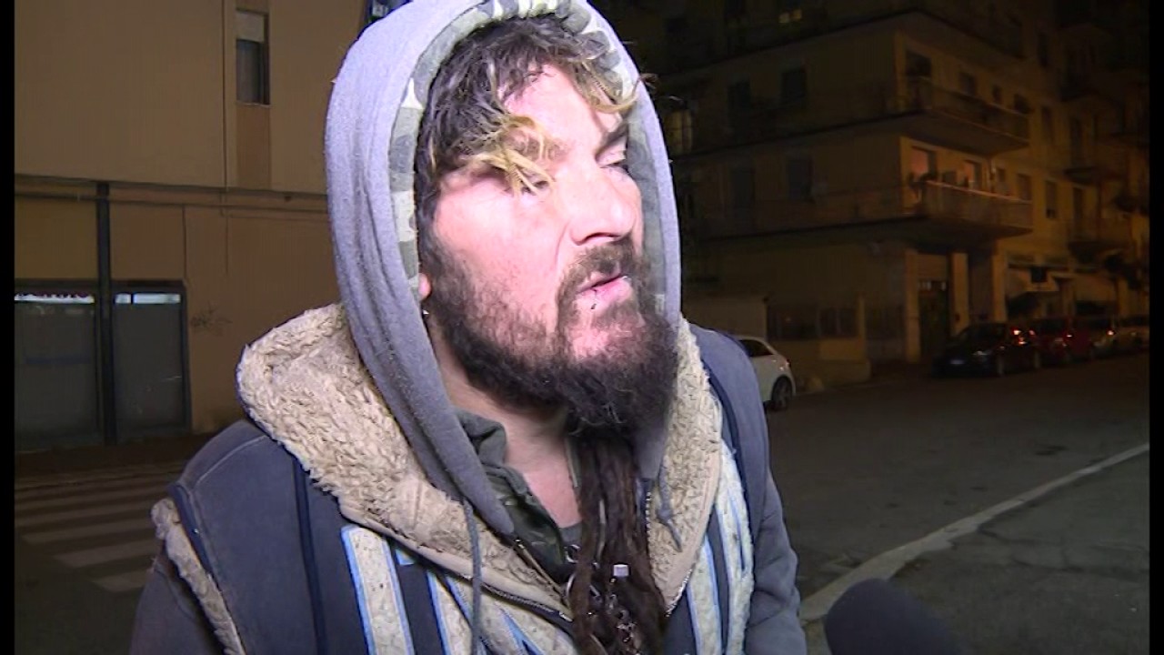 Arezzo, vivere al gelo sulla strada: la storia di Michele