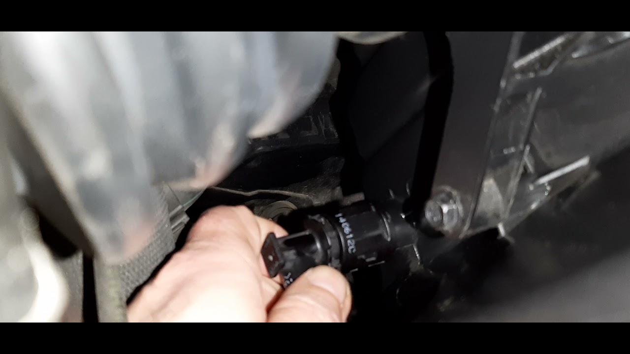 Как снять трубку картерных газов форд фокус 3. - YouTube