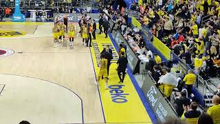 Polonaranın Üçlüğü Ve Henrynin Her Topa Atlayan Savunması Salonun Enerjisini De Yükseltir