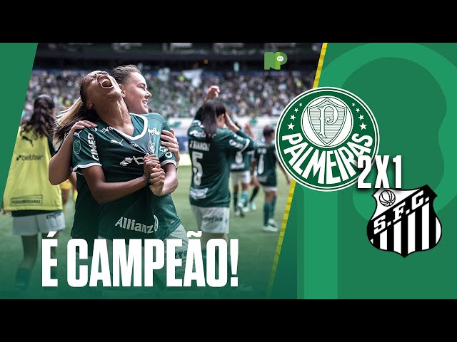 SP - Sao Paulo - 12/21/2022 - FINAL PAULISTA FEMALE 2022, PALMEIRAS X  SANTOS - Players of Palmeiras celebrate the title of champion during an  award ceremony after winning against Santos in